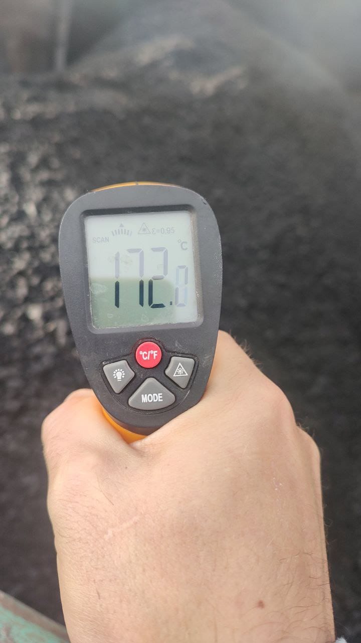 Замер температуры смеси ЩМА-20 на укладке: 172 °C